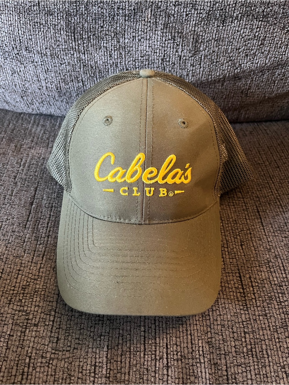 Cabela's Club Trucker Hat Mens Olive Green Yellow Embroidered Snapback Cap